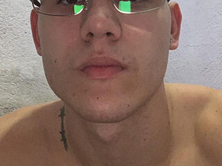 luca_white